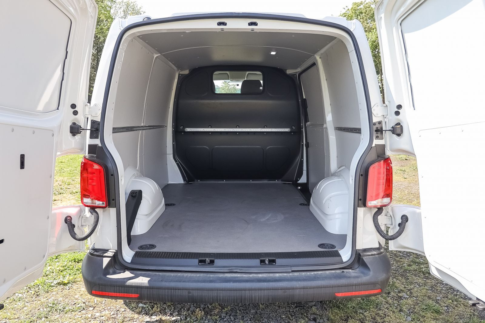 Volkswagen T6.1 Kasten 2.0 TDI Klima, Parkpilot, Mobiltelefon-Schnittstelle