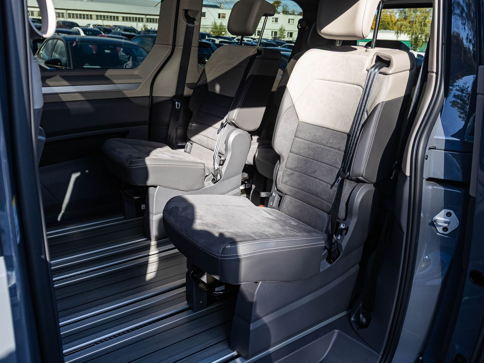 Volkswagen T7 Multivan 2.0 TDI Life Lang | Navi | DCC