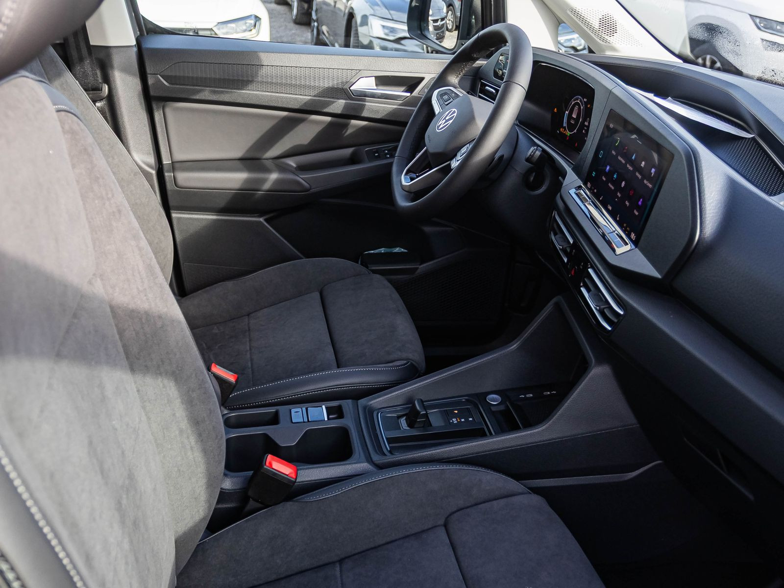 Volkswagen Caddy 2.0l TDI Life Maxi "Dark Label" 7-Sitzer