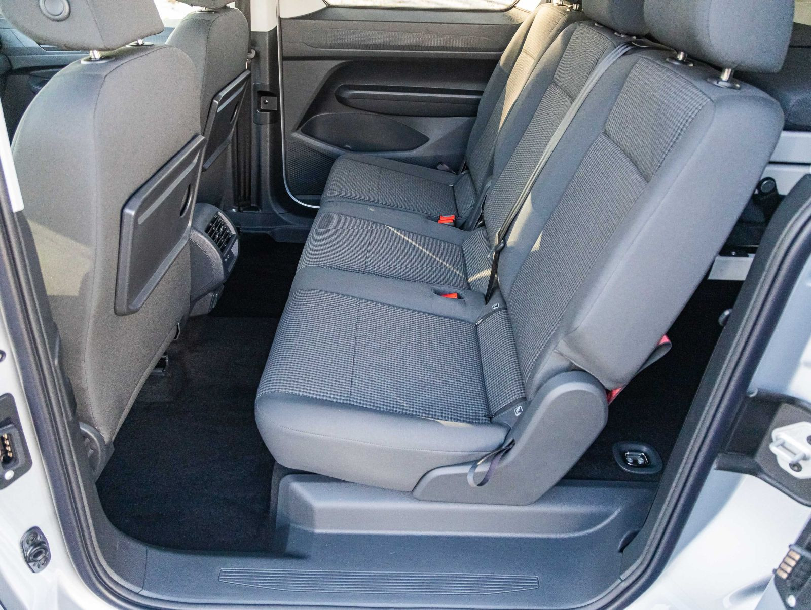 Volkswagen Caddy California 5-Sitzer 1,5 l TSI | NAVI | LED | Assistenzpaket