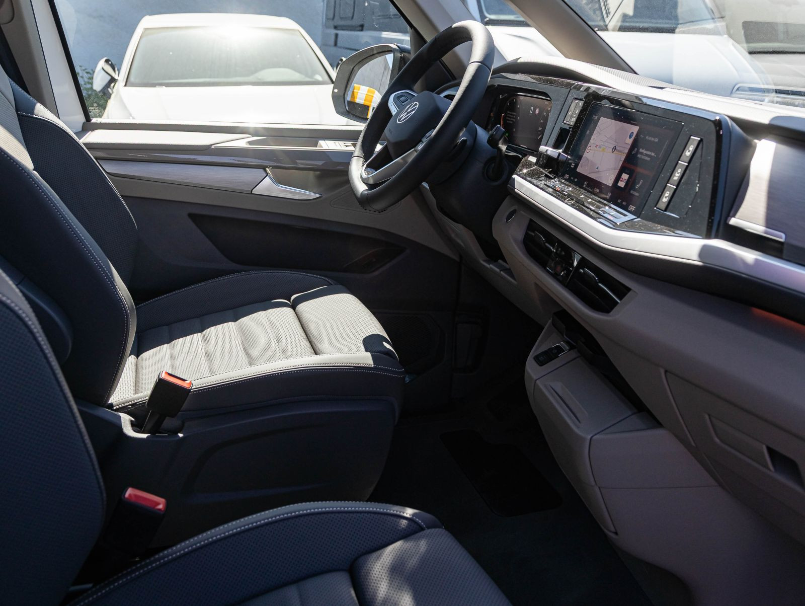 Volkswagen T7 Multivan 2.0TDI Style LR DSG Navi LED Standh Panorama HuD DCC ACC EPH AHK