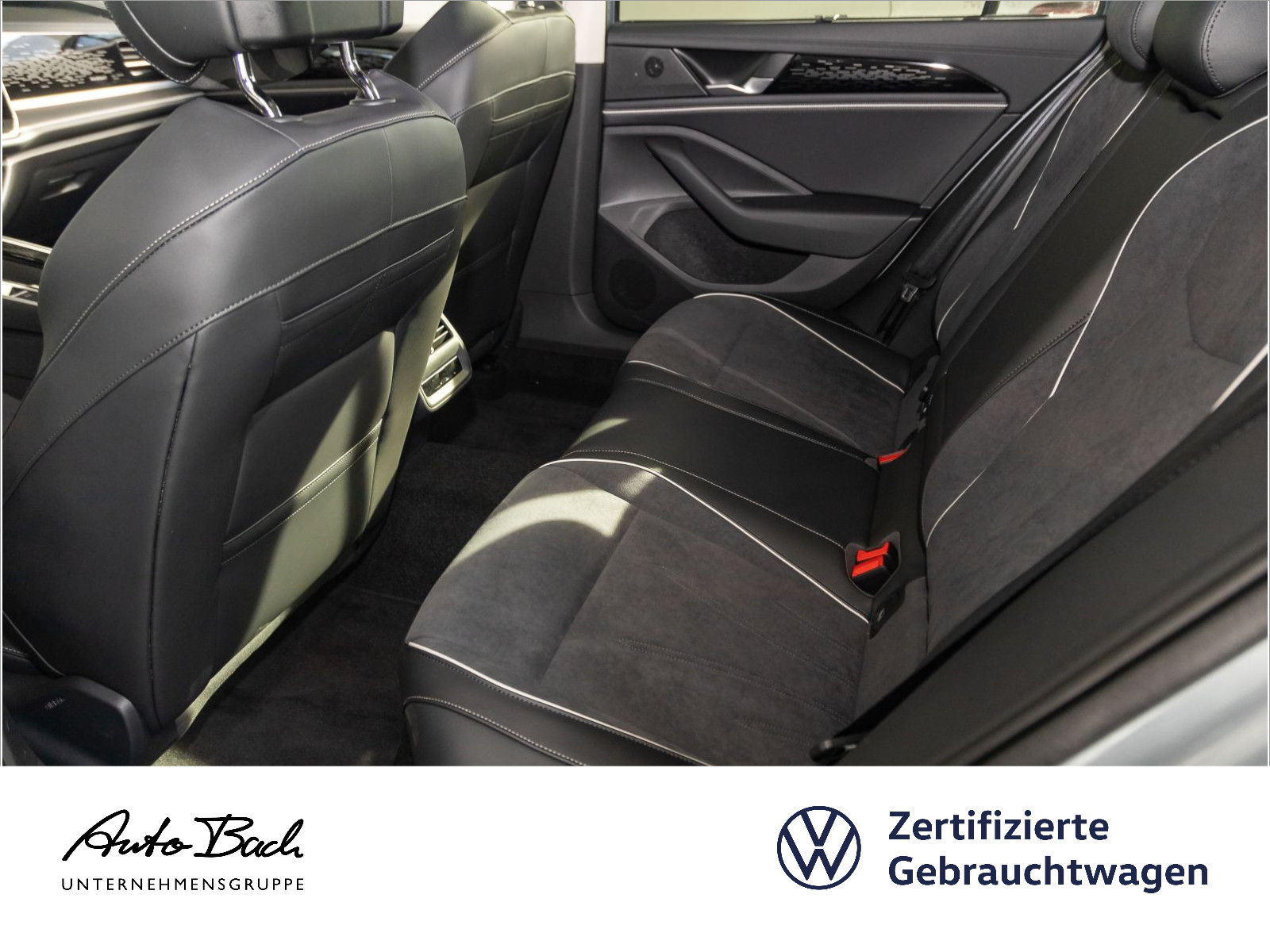 Volkswagen Passat Var. 2.0 TDI "Elegance" DSG Navi LED Digital Cockpit HuD ACC DCC EPH