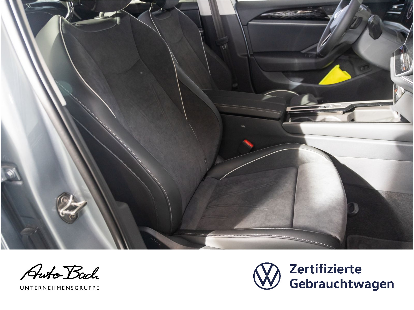 Volkswagen Passat Var. 2.0 TDI "Elegance" DSG Navi LED Digital Cockpit HuD ACC DCC EPH