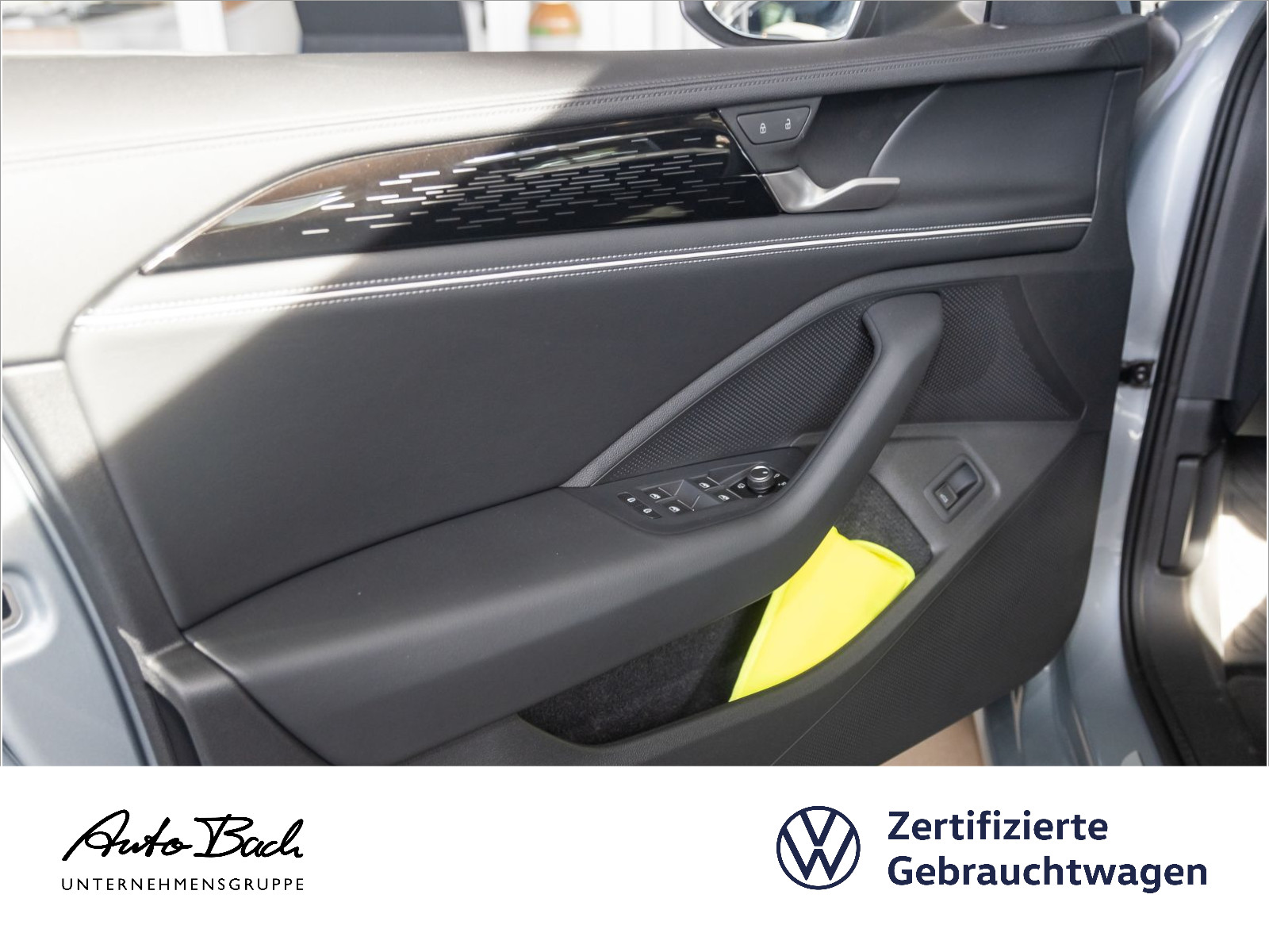 Volkswagen Passat Var. 2.0 TDI "Elegance" DSG Navi LED Digital Cockpit HuD ACC DCC EPH