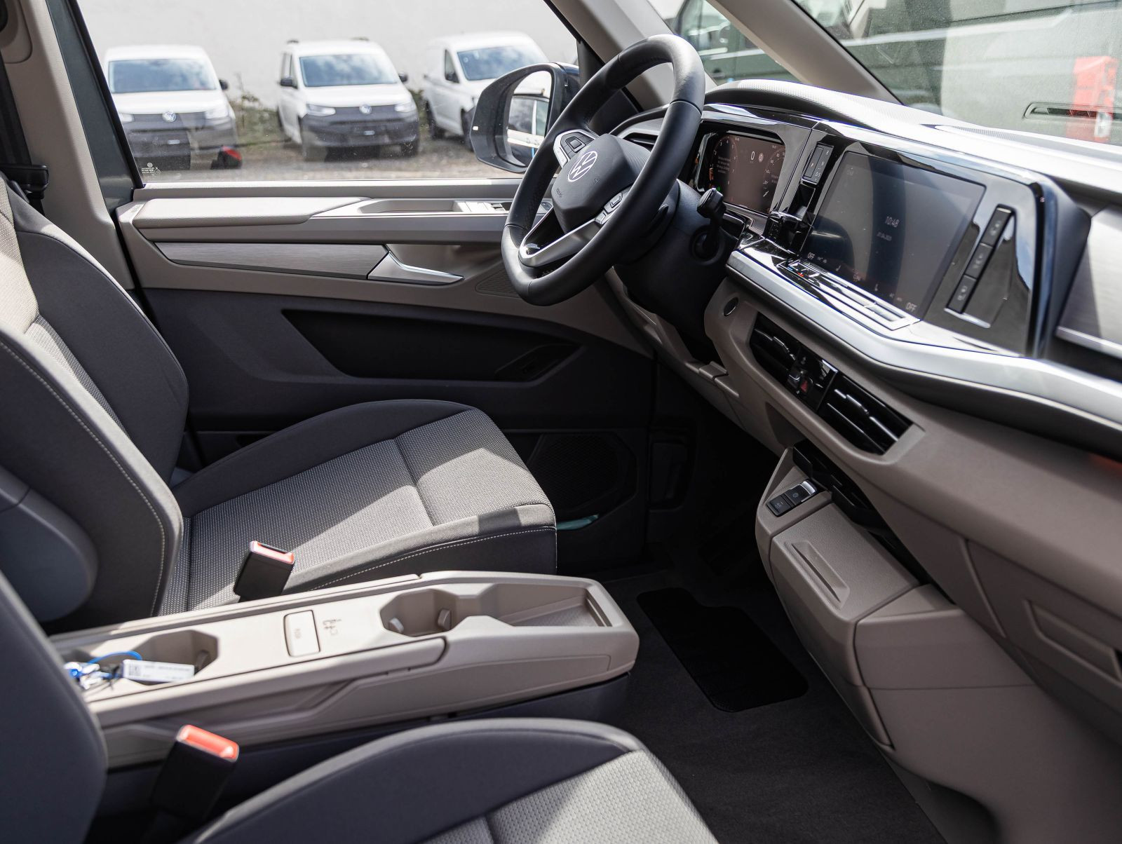 Volkswagen T7 Multivan Life 2.0 TSI Lang | AHK | Navi | IQ-Light