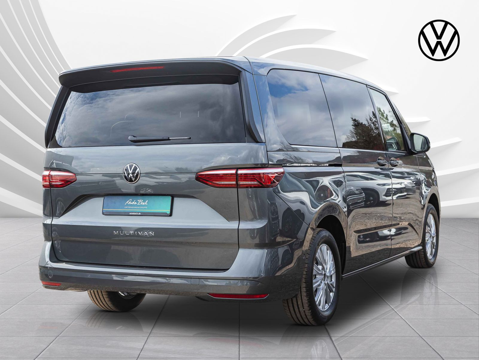 Volkswagen T7 Multivan Life 2.0 TSI Lang | AHK | Navi | IQ-Light