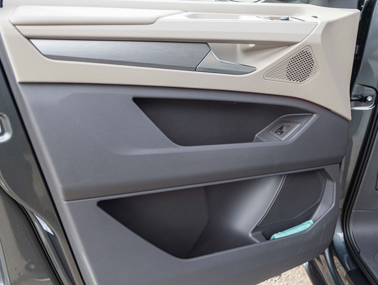 Volkswagen T7 Multivan Life 2.0 TSI Lang | AHK | Navi | IQ-Light