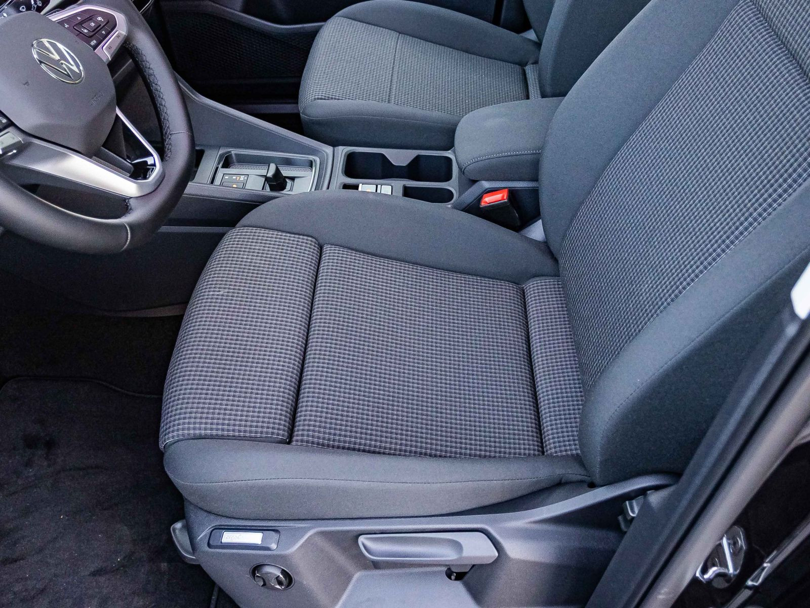 Volkswagen Caddy 5-Sitzer 2,0 l TDI | NAVI | ACC | LED