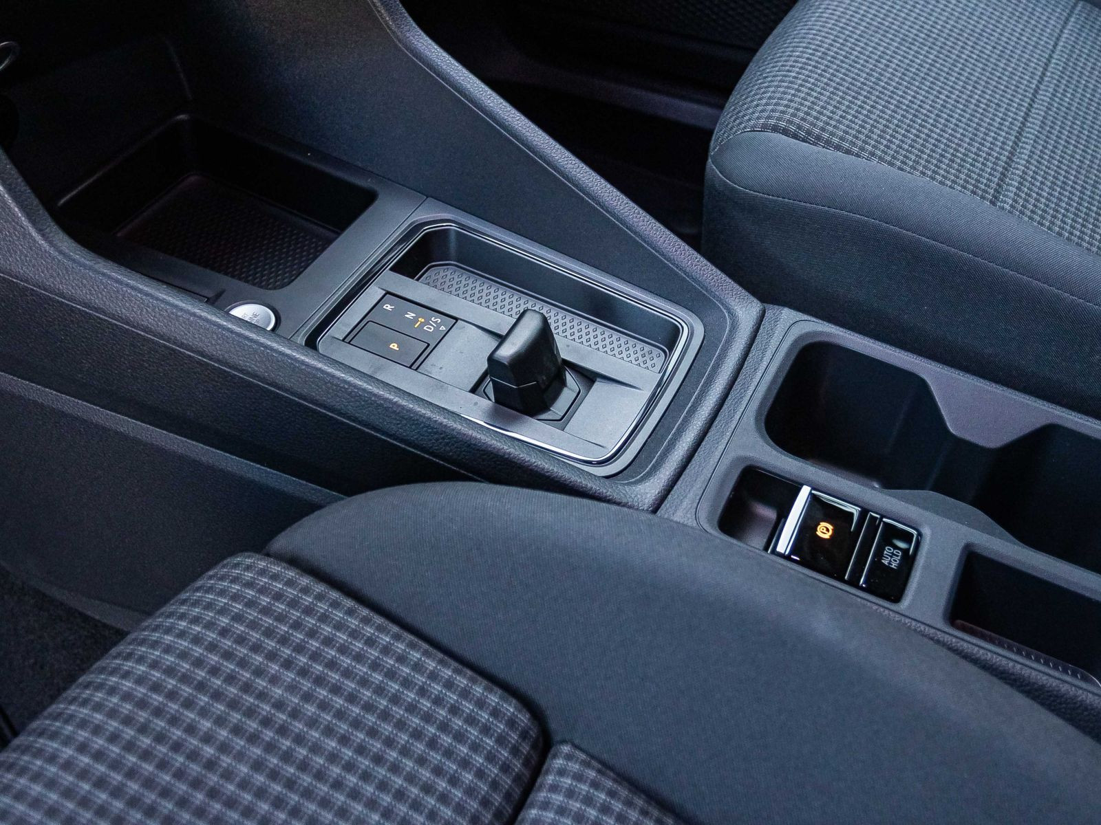 Volkswagen Caddy 5-Sitzer 2,0 l TDI | NAVI | ACC | LED