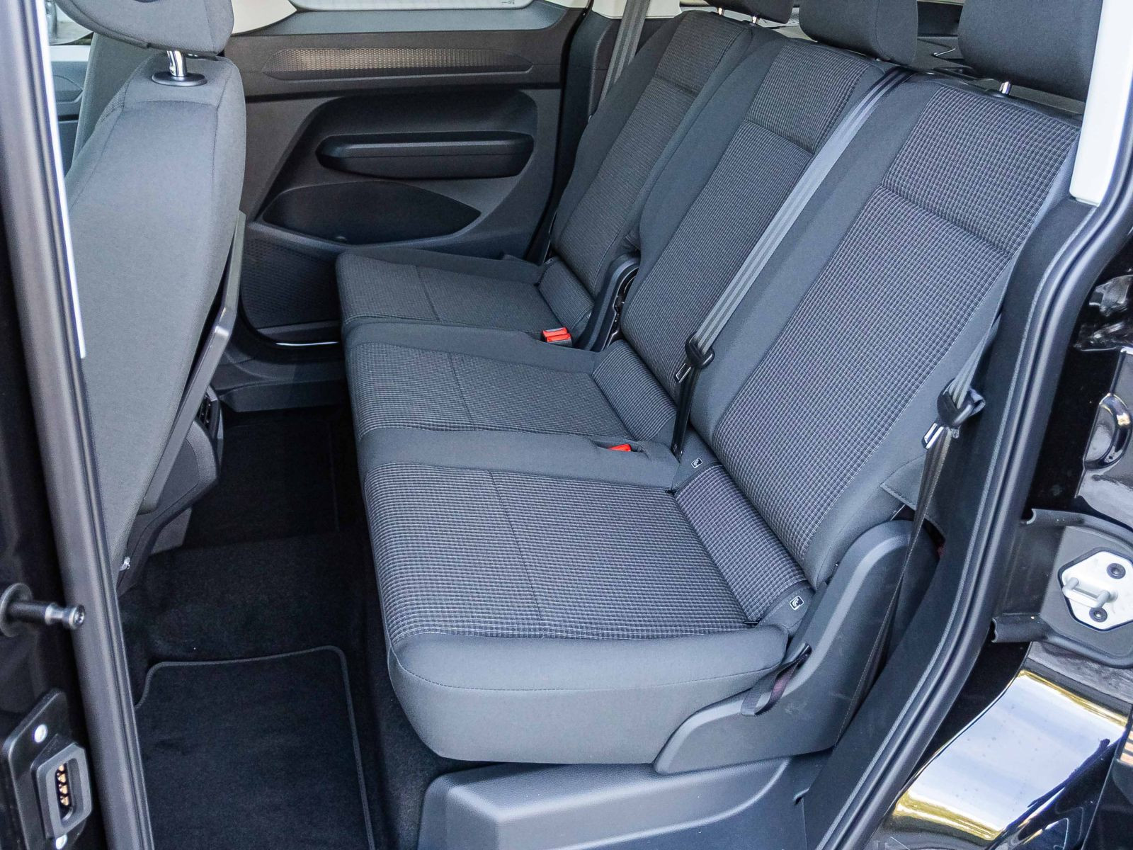 Volkswagen Caddy 5-Sitzer 2,0 l TDI | NAVI | ACC | LED