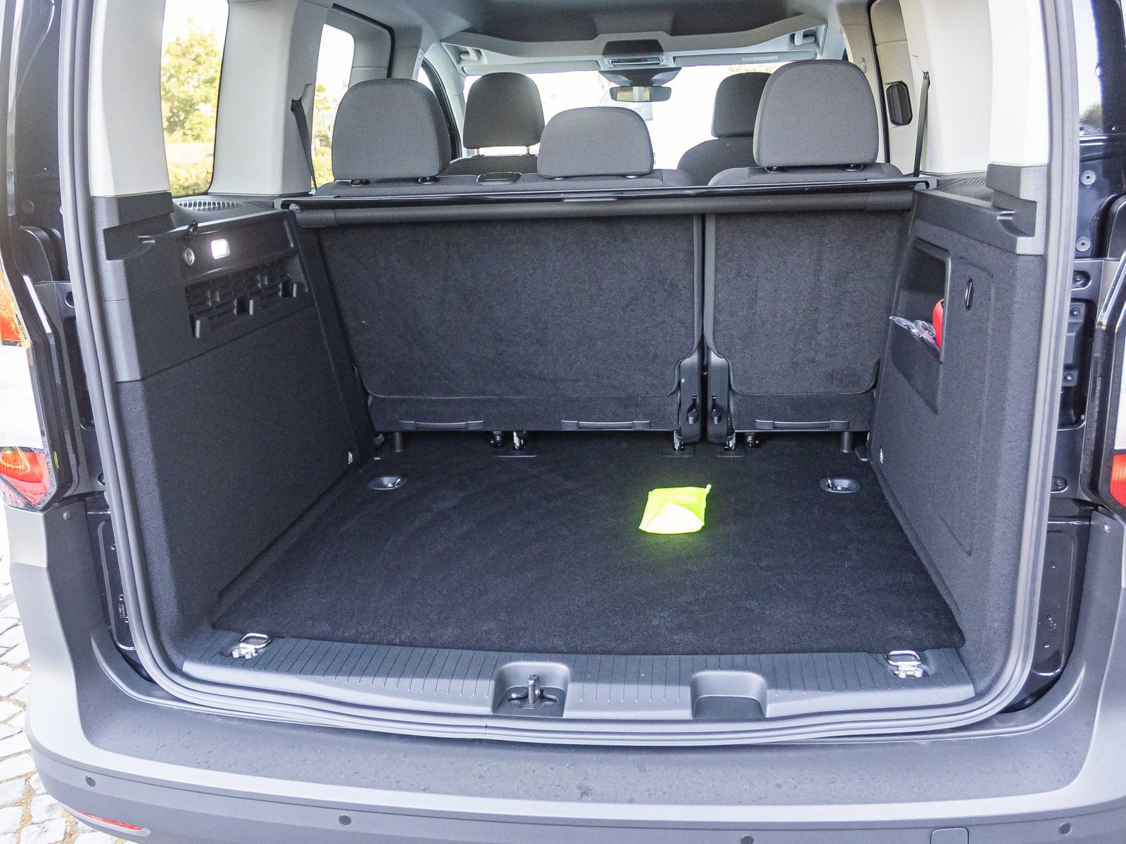 Volkswagen Caddy 5-Sitzer 2,0 l TDI | NAVI | ACC | LED