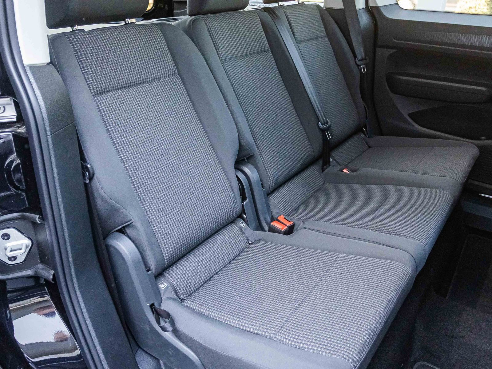 Volkswagen Caddy 5-Sitzer 2,0 l TDI | NAVI | ACC | LED