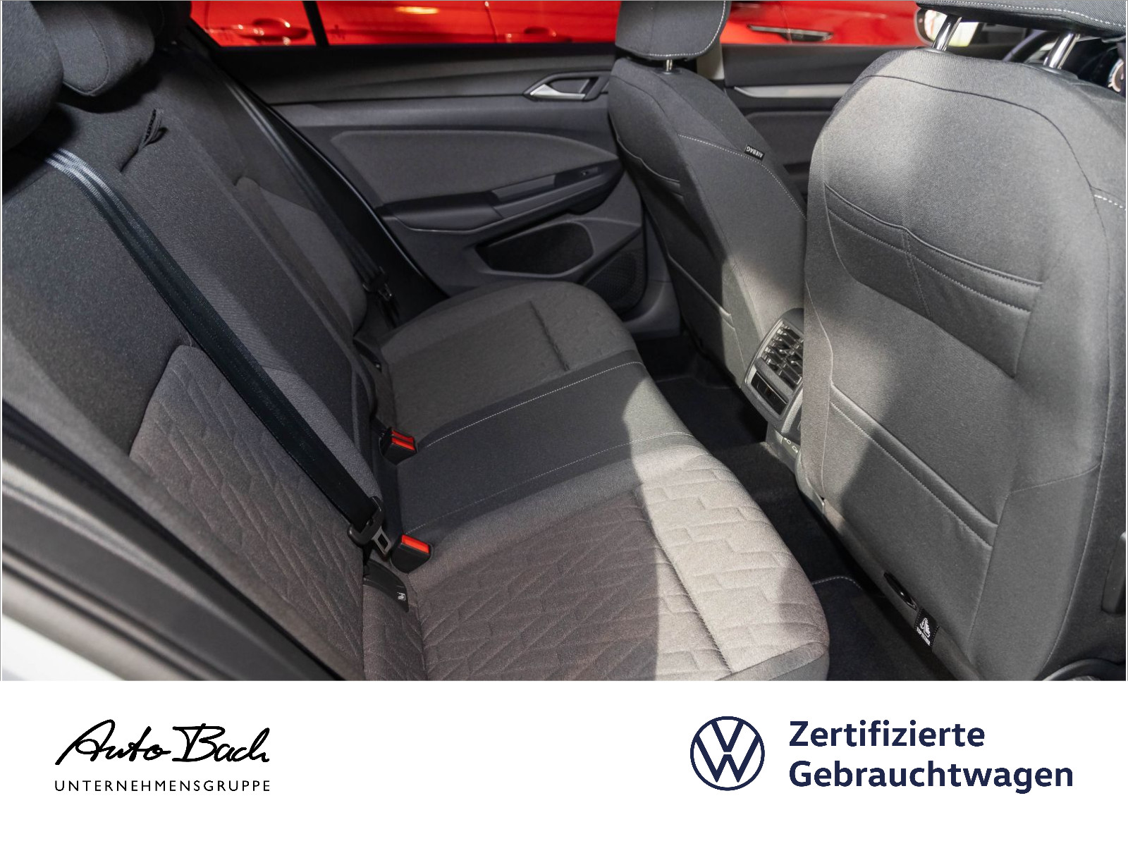 Volkswagen Golf VIII 1.5 TSI "Life" LED Digital Cockpit Panorama ACC EPH DAB