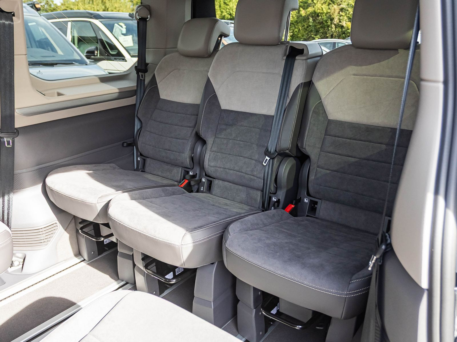 Volkswagen T7 Multivan 2.0 TDI | Standhzg. | Head-Up | IQ-Light