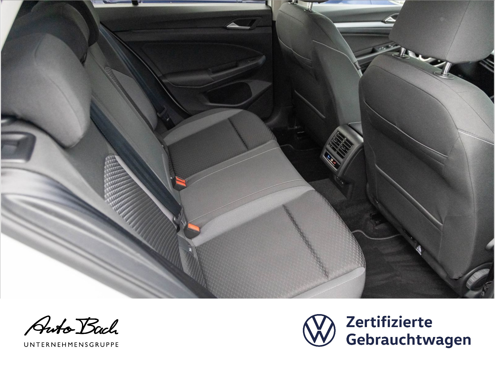 Volkswagen Golf VIII 1.5 eTSI "ACTIVE" DSG Navi LED Digital Cockpit ACC EPH AHK