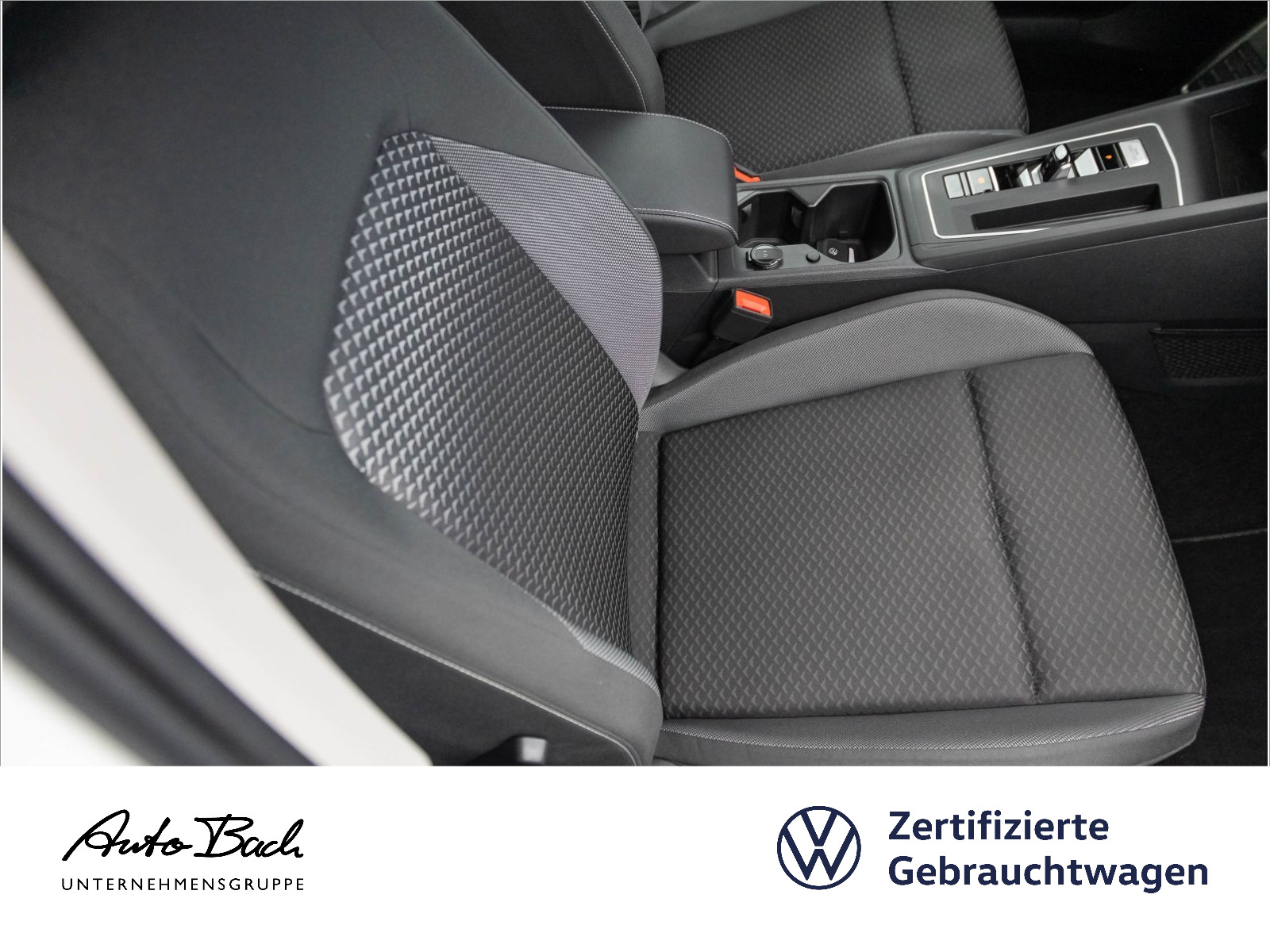 Volkswagen Golf VIII 1.5 eTSI "ACTIVE" DSG Navi LED Digital Cockpit ACC EPH AHK