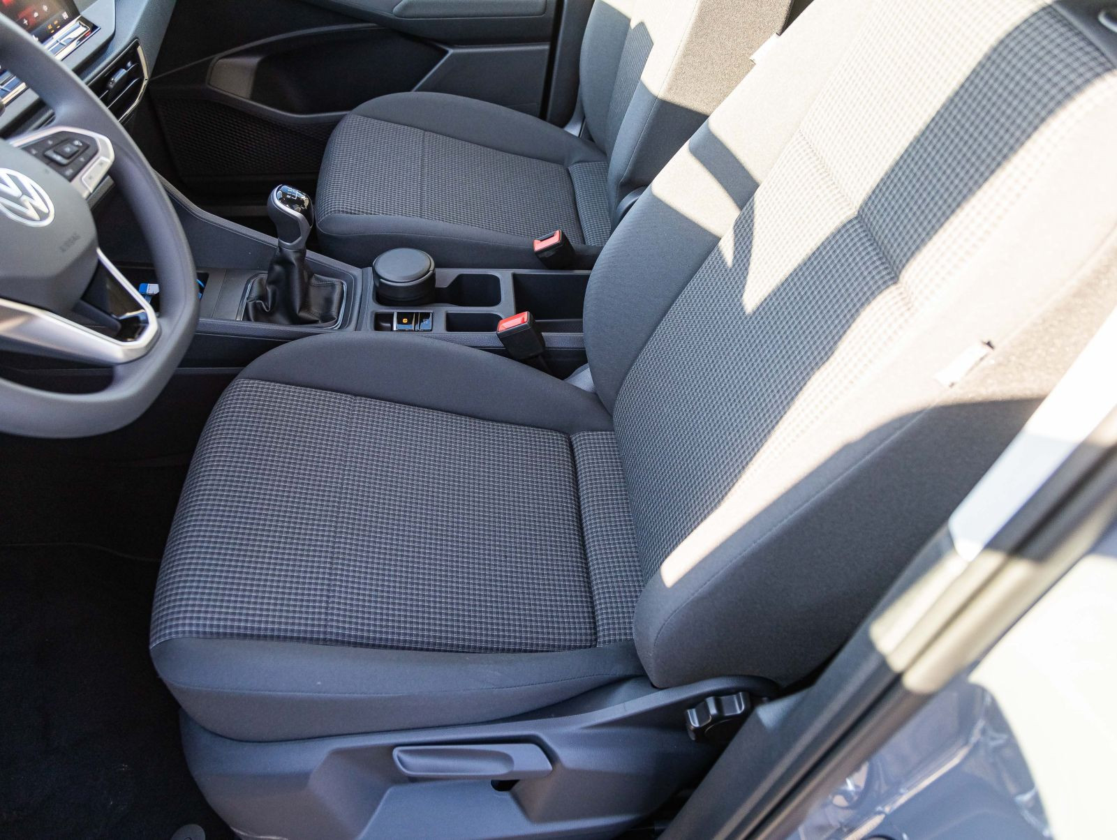 Volkswagen Caddy 2.0 TDI, Digital Cockpit Pro, Rückfahrkamera, Navi, AHK, Klima