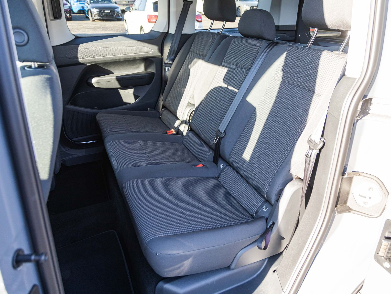 Volkswagen Caddy 2.0 TDI, Digital Cockpit Pro, Rückfahrkamera, Navi, AHK, Klima