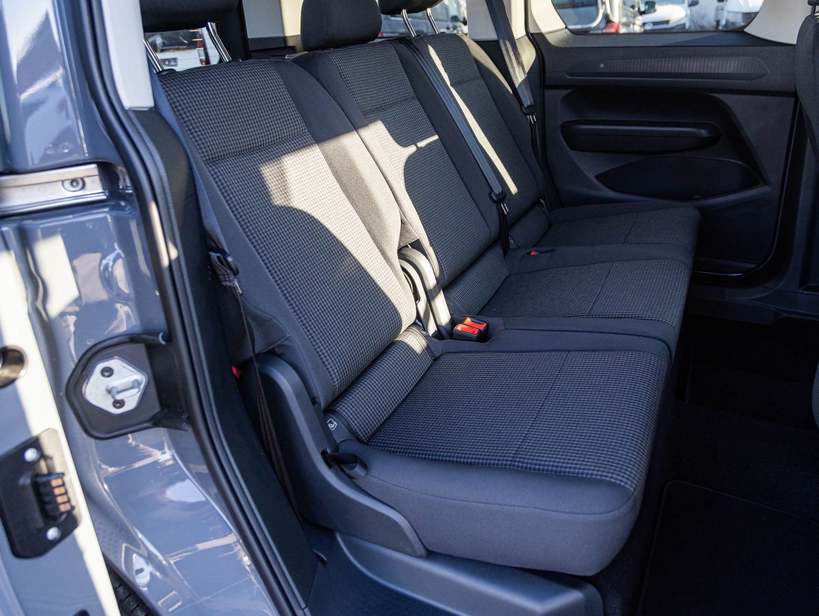 Volkswagen Caddy 2.0 TDI, Digital Cockpit Pro, Rückfahrkamera, Navi, AHK, Klima