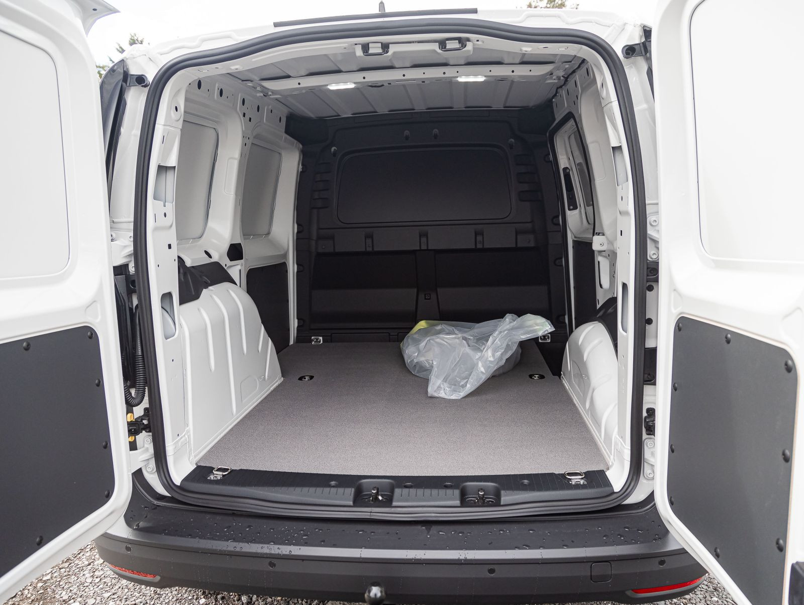 Volkswagen Caddy 2.0 TDI "Cargo" DSG LED Digital Cockpit Climatronic GRA EPH AHK