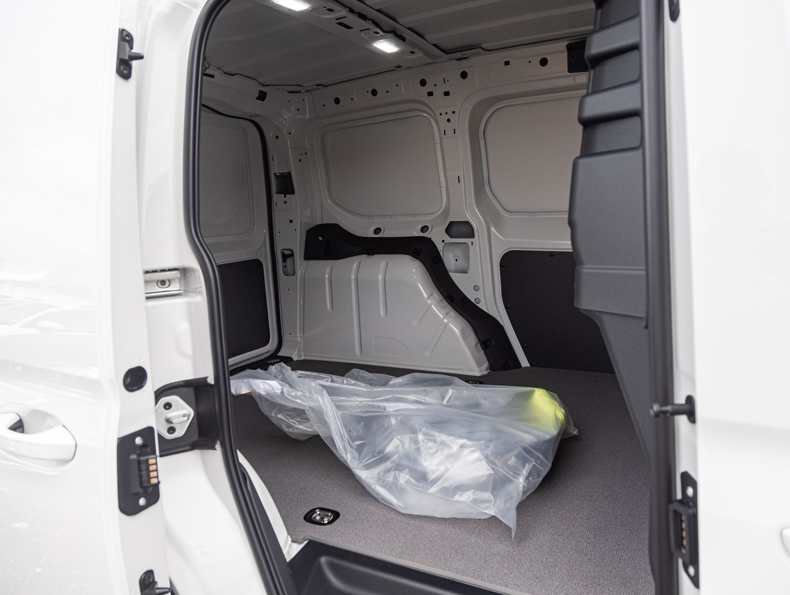 Volkswagen Caddy 2.0 TDI "Cargo" DSG LED Digital Cockpit Climatronic GRA EPH AHK