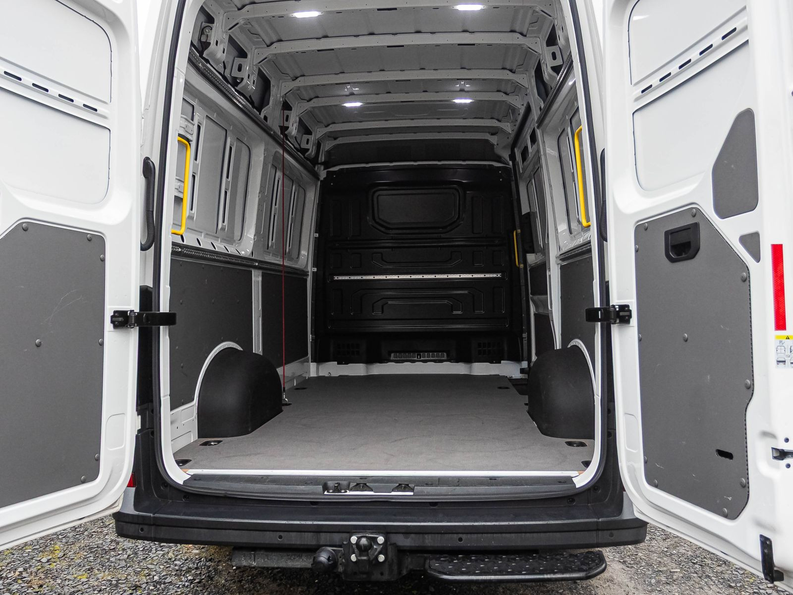 Volkswagen Crafter Kasten 2.0 TDI MR Navi LED GRA EPH DAB AHK