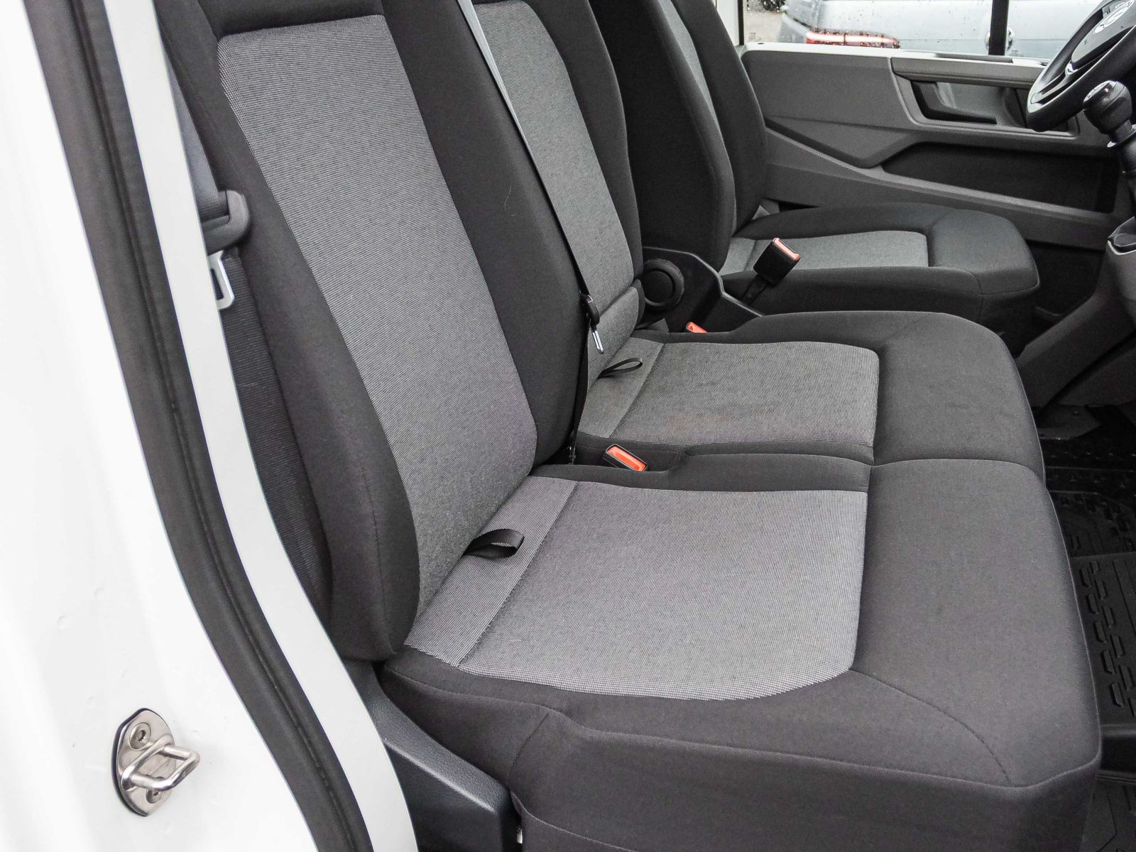 Volkswagen Crafter Kasten 2.0 TDI MR Navi LED GRA EPH DAB AHK