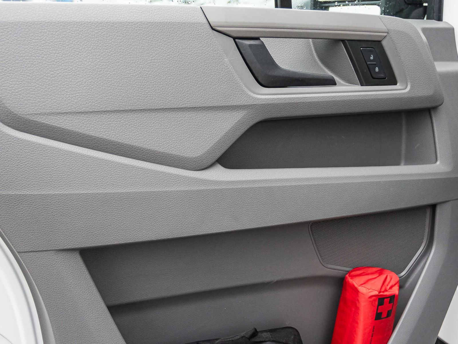 Volkswagen Crafter Kasten 2.0 TDI MR Navi LED GRA EPH DAB AHK