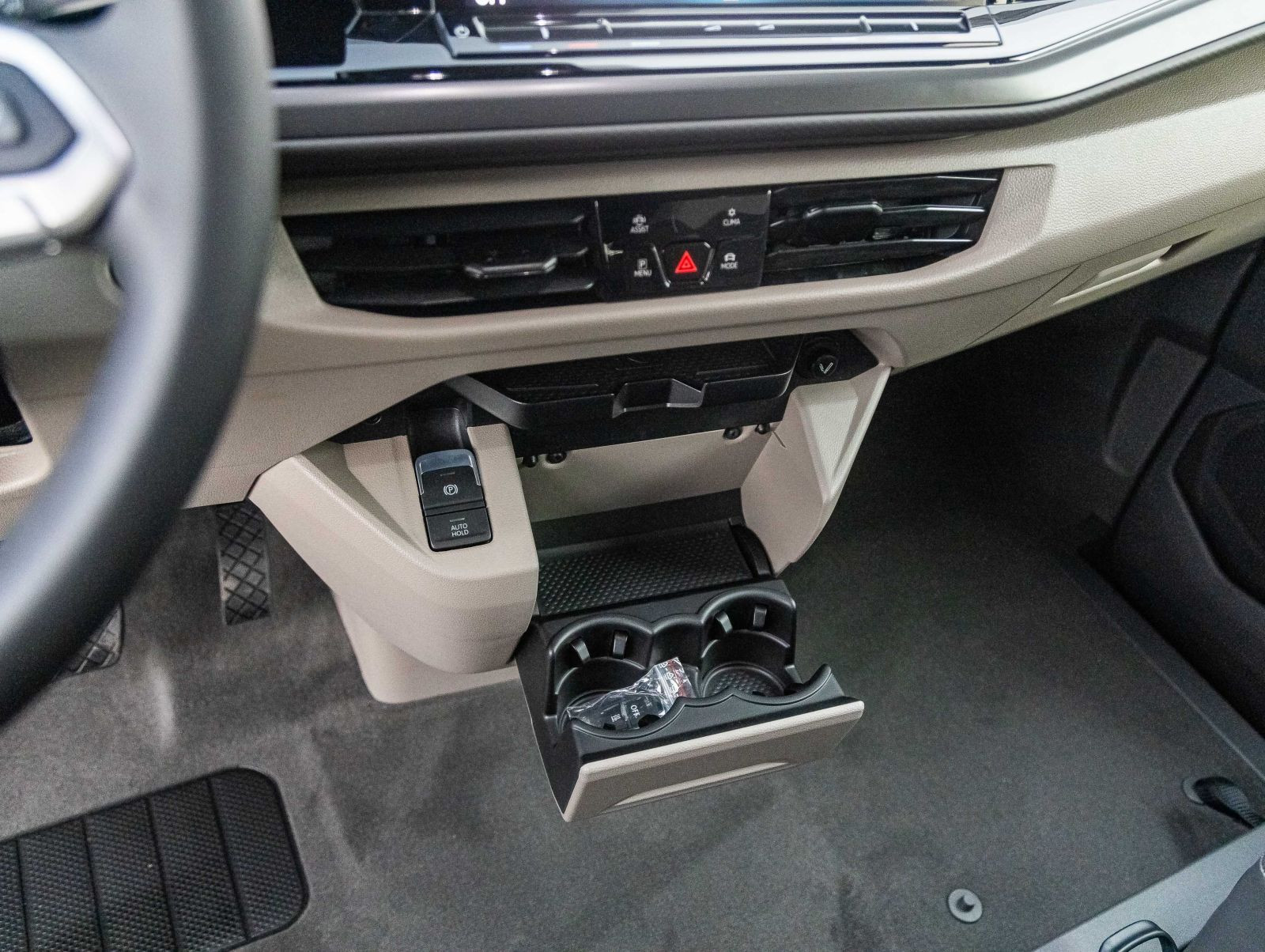 Volkswagen California Coast | AHK  anklappbar | Navi