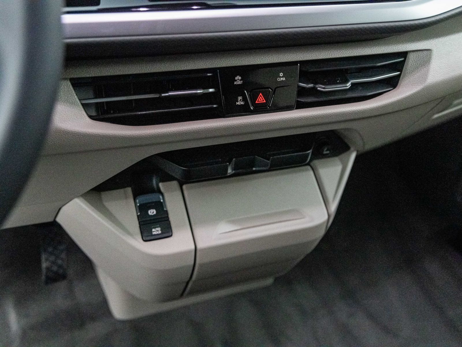 Volkswagen T7 Multivan Life 2.0 TDI Lang | Digi-Cocpit Pro