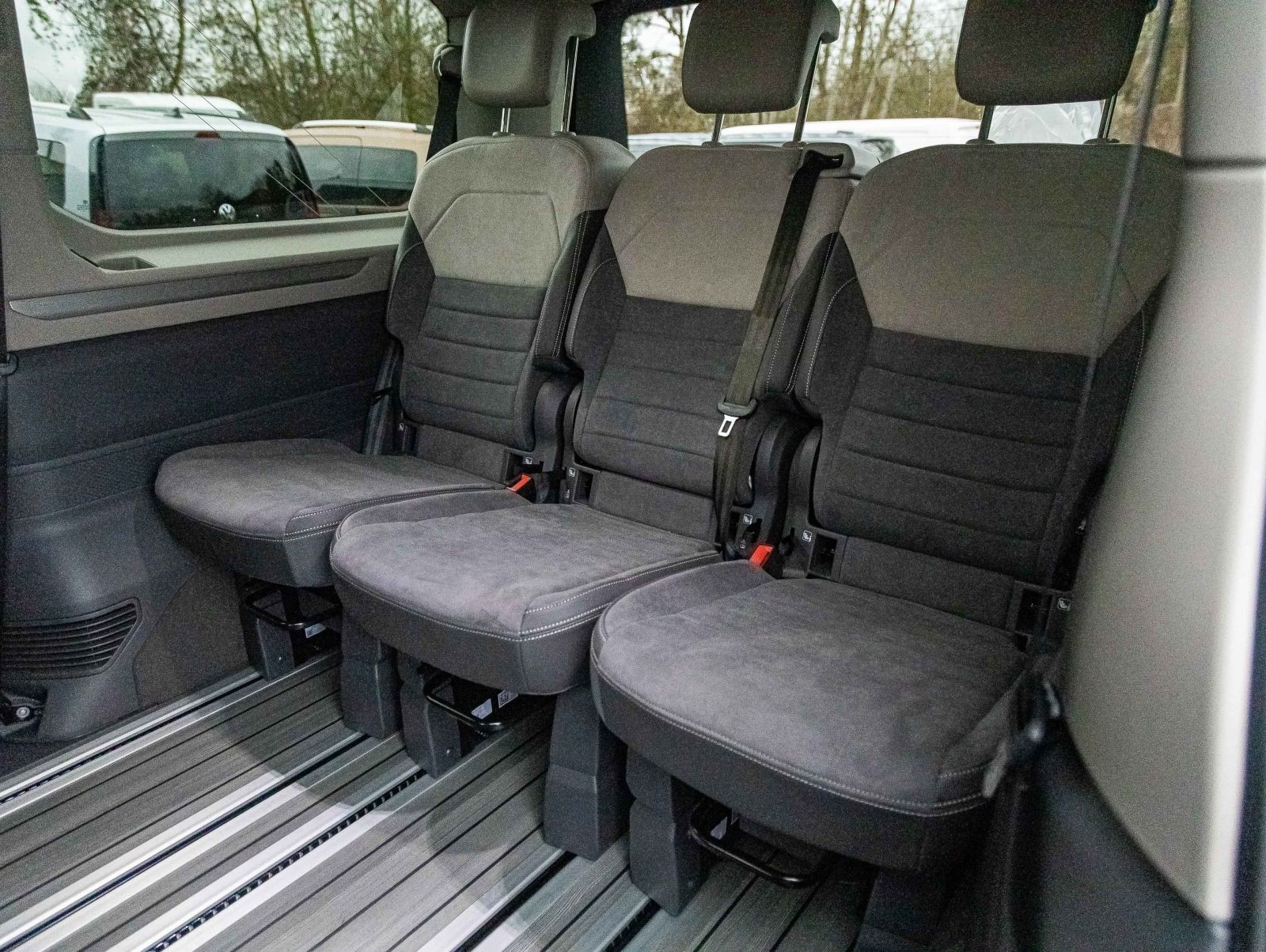 Volkswagen T7 Multivan Life 2.0 TDI Lang | Digi-Cocpit Pro