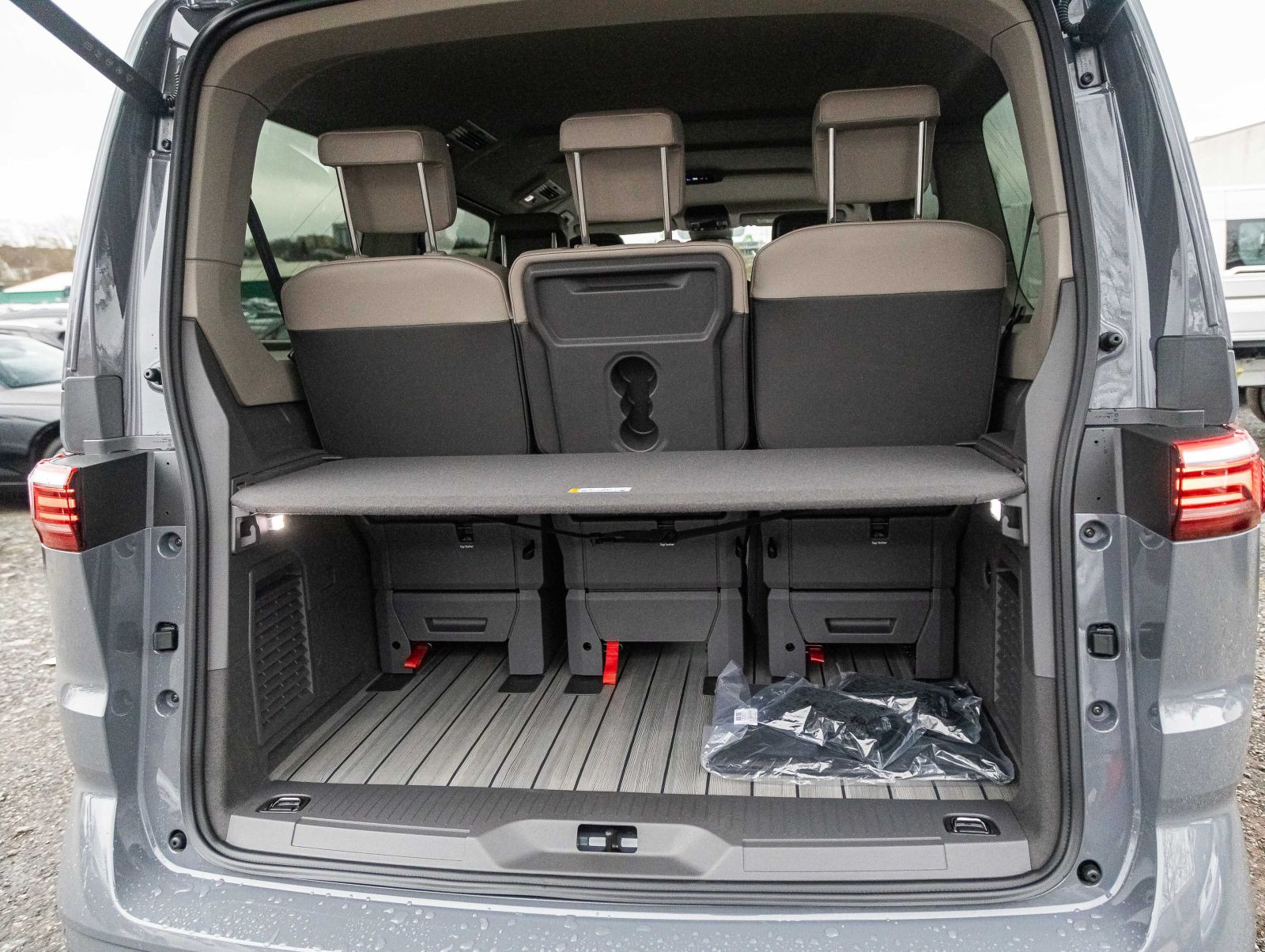 Volkswagen T7 Multivan Life 2.0 TDI Lang | Digi-Cocpit Pro