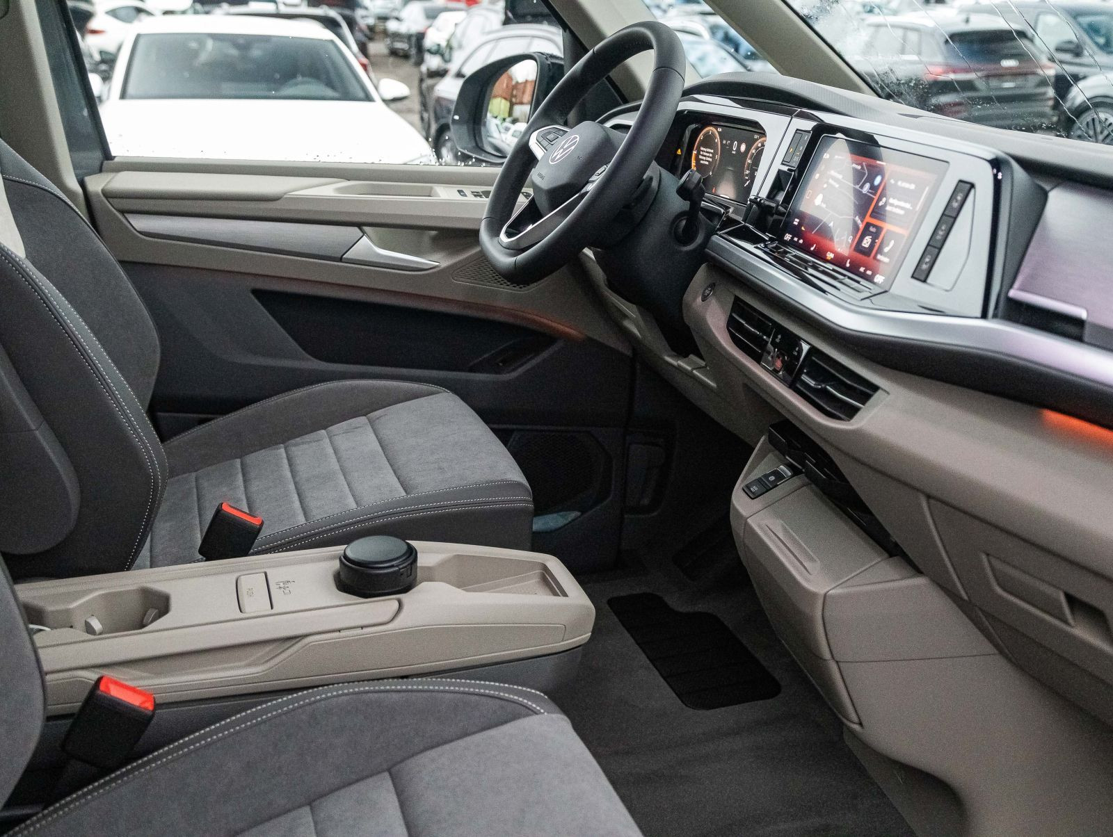 Volkswagen T7 Multivan Life 2.0 TDI Lang | Digi-Cocpit Pro