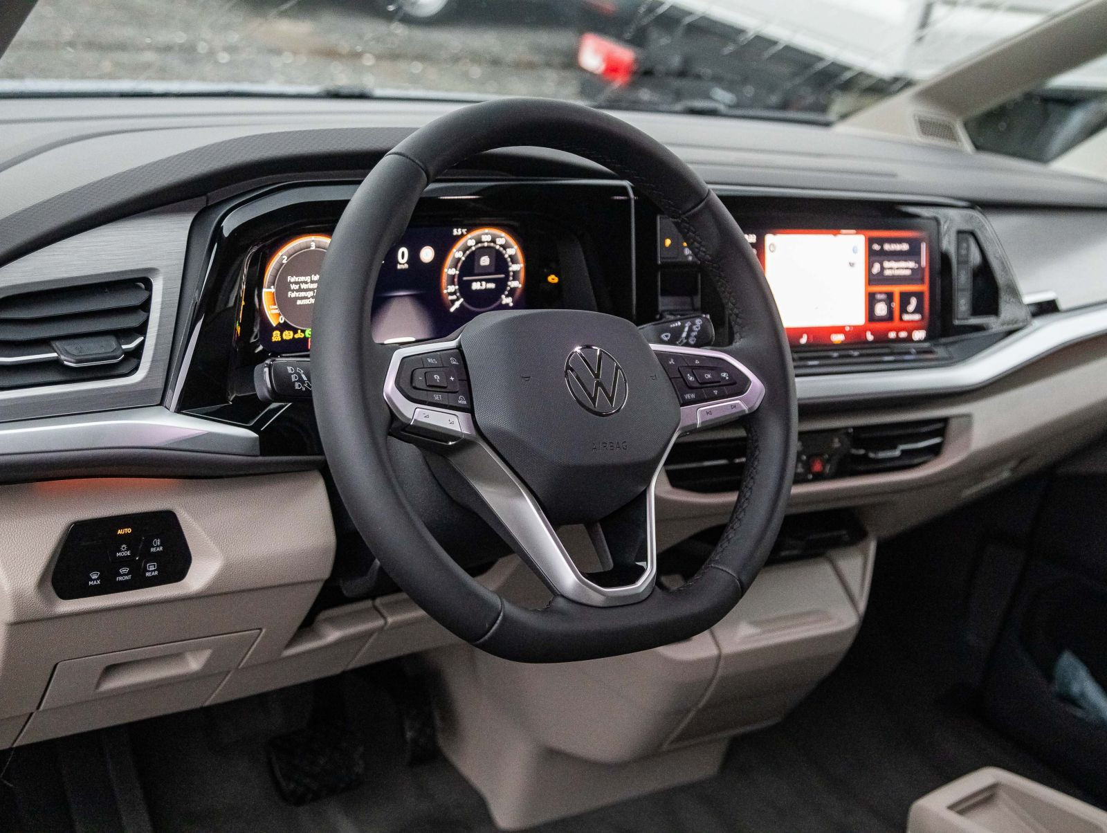 Volkswagen T7 Multivan Life 2.0 TDI Lang | Digi-Cocpit Pro