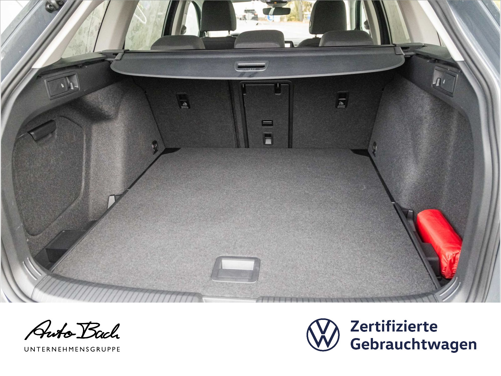 Volkswagen Golf VIII Variant 1.5 eTSI "MOVE" DSG Navi LED Standhzg Digital Cockpit ACC EPH