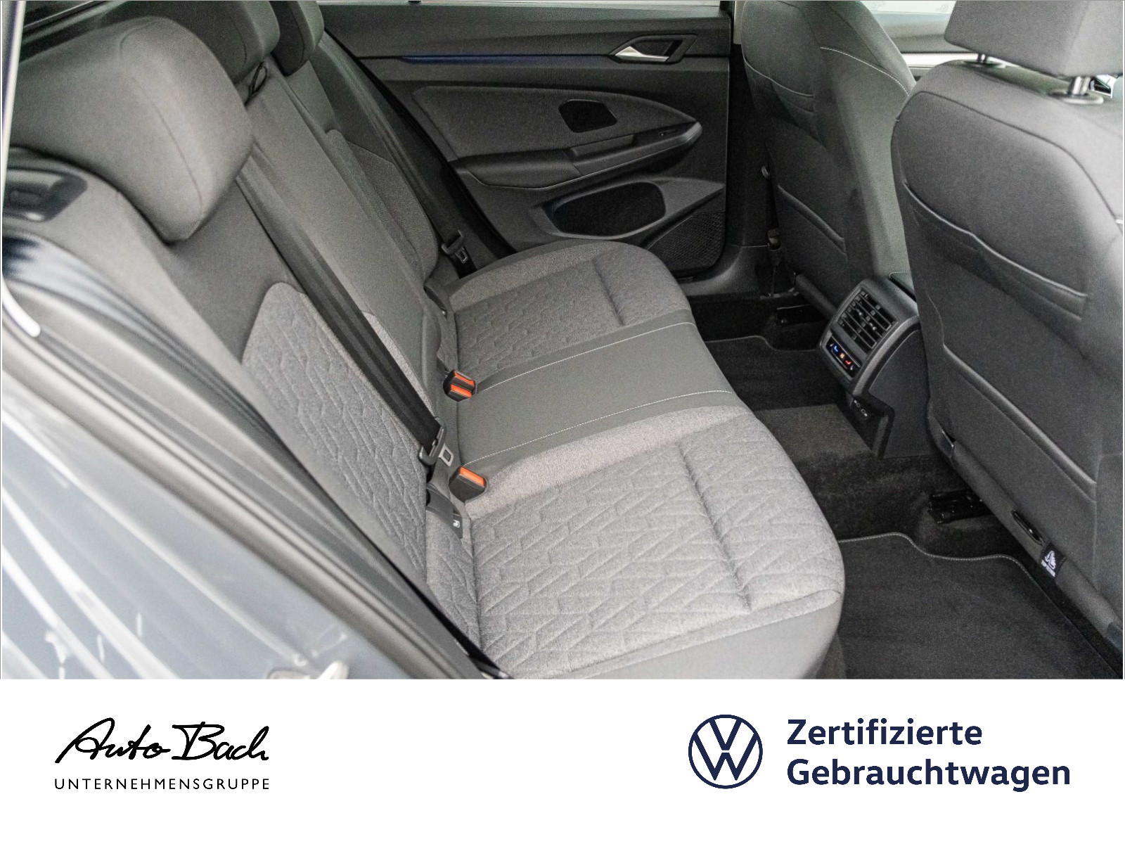 Volkswagen Golf VIII Variant 1.5 eTSI "MOVE" DSG Navi LED Standhzg Digital Cockpit ACC EPH