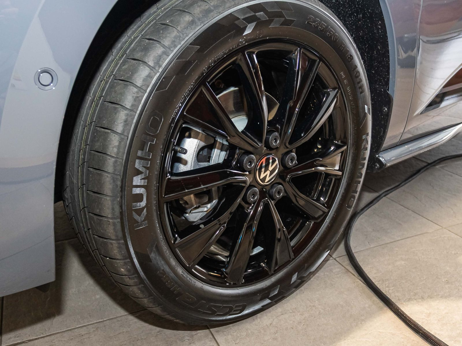 Volkswagen T7 Multivan Life "Edition" kurz | Vis-a-Vis | Assistenzpaket