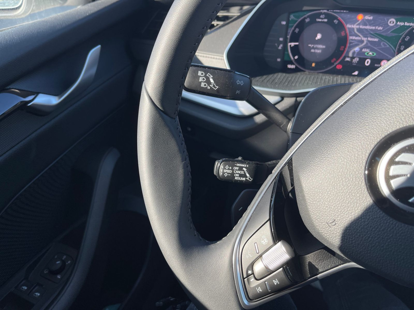 Skoda Octavia Combi 2.0 TDI Selection DSG Navi LED ACC