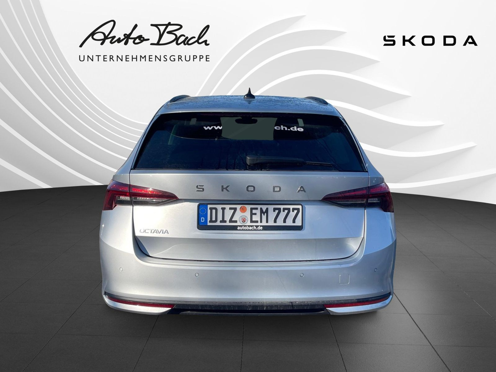 Skoda Octavia Combi 2.0 TDI Selection DSG Navi LED ACC