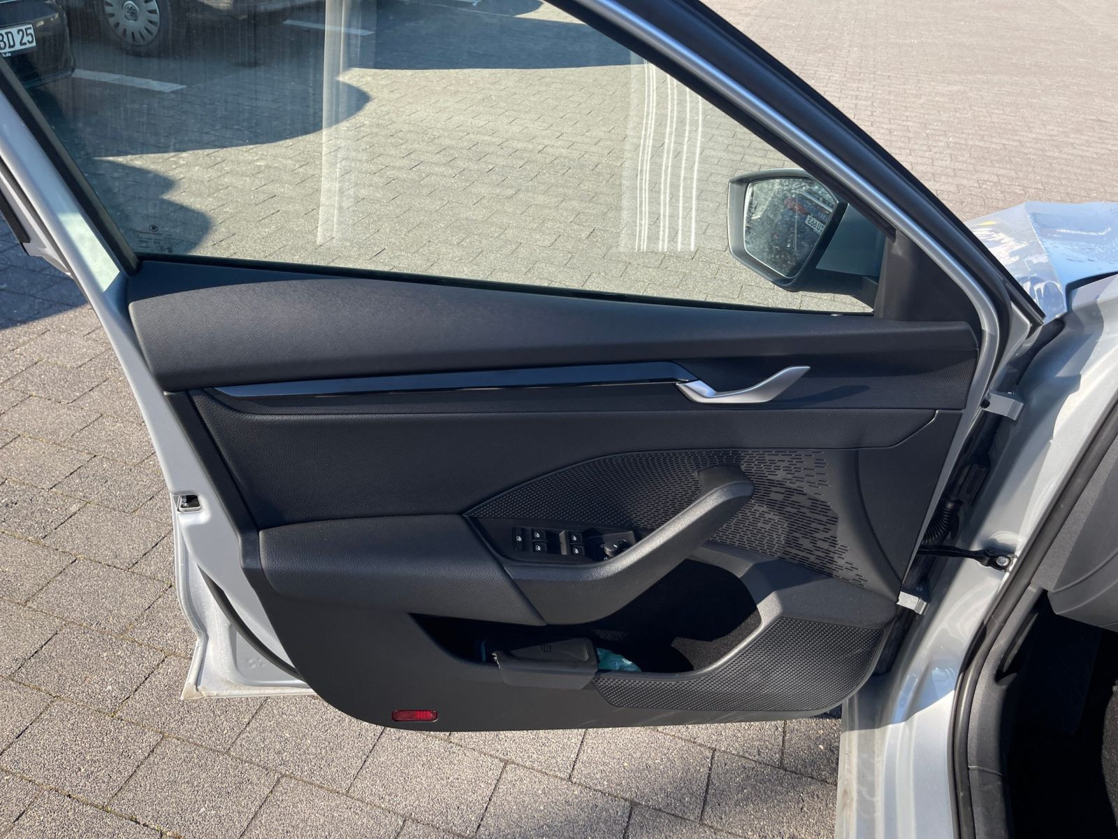 Skoda Octavia Combi 2.0 TDI Selection DSG Navi LED ACC