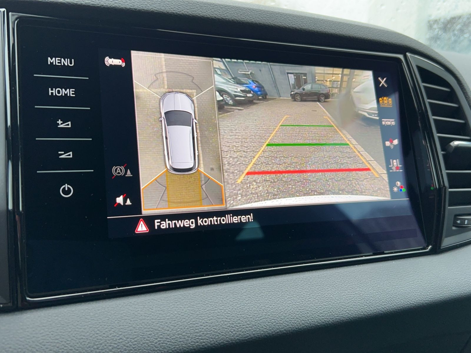 Skoda Karoq 2.0 TDI Sportline DSG 4x4 Navi LED ACC AHK