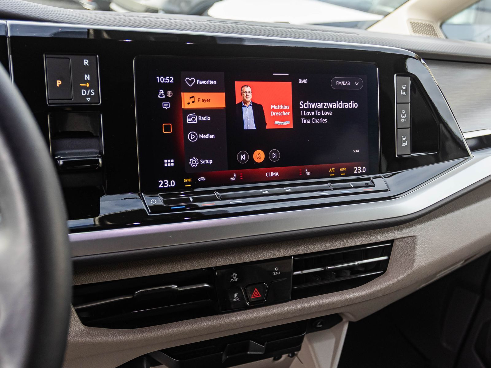 Volkswagen Multivan T7 2.0 TDI "Life" LÜ DSG Navi LED Standheizung Digital Cockpit ACC EPH