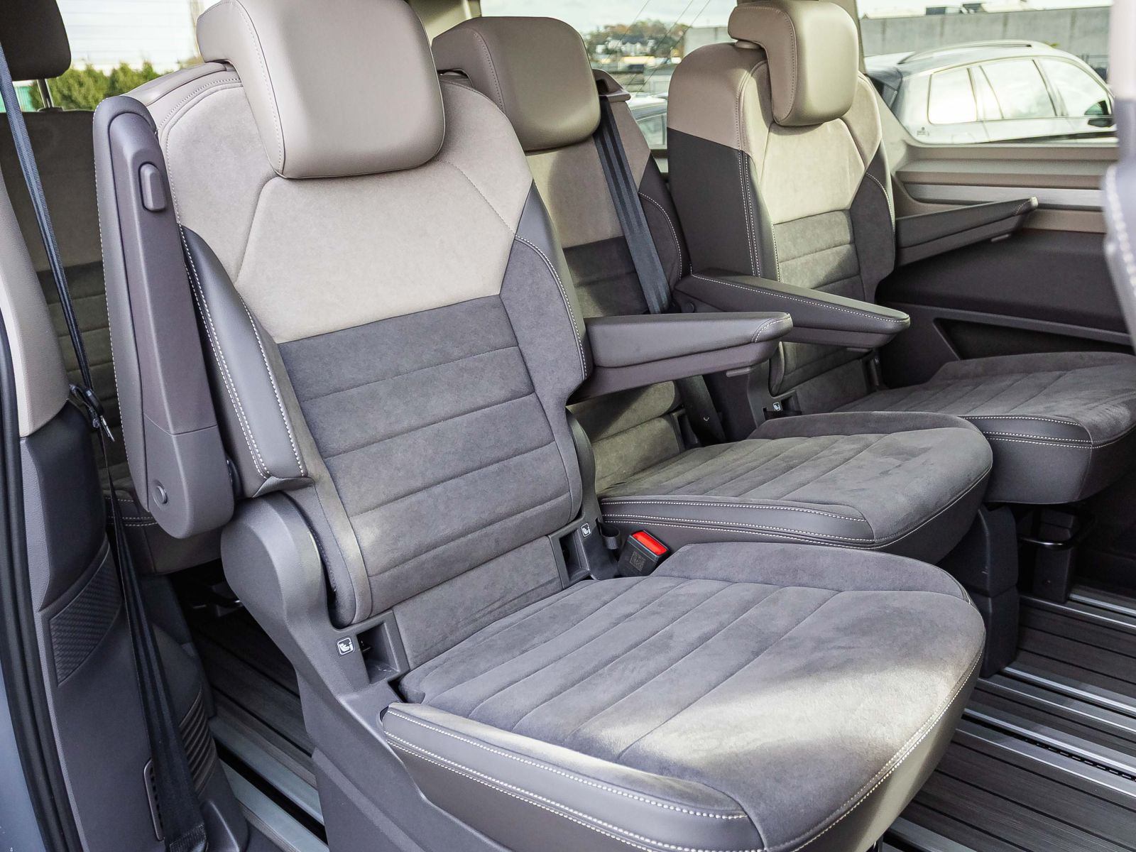 Volkswagen Multivan T7 2.0 TDI "Life" LÜ DSG Navi LED Standheizung Digital Cockpit ACC EPH