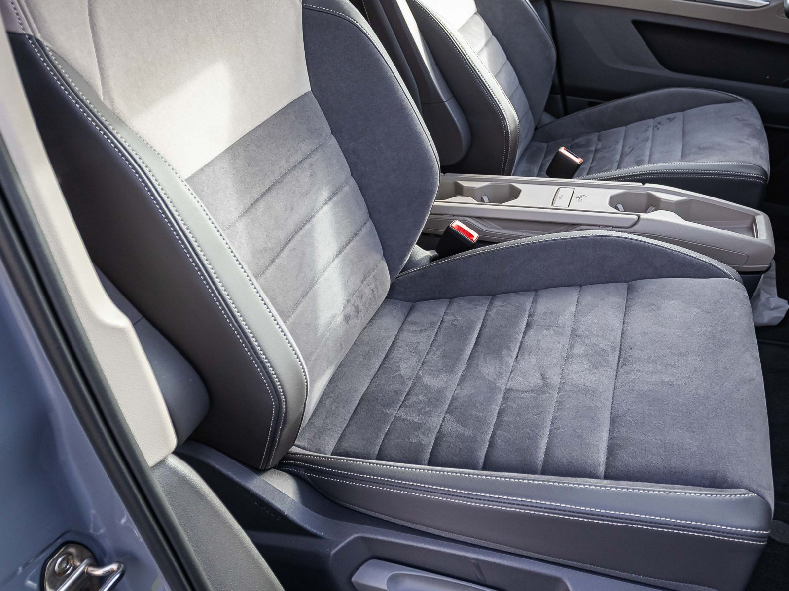 Volkswagen Multivan T7 2.0 TDI "Life" LÜ DSG Navi LED Standheizung Digital Cockpit ACC EPH