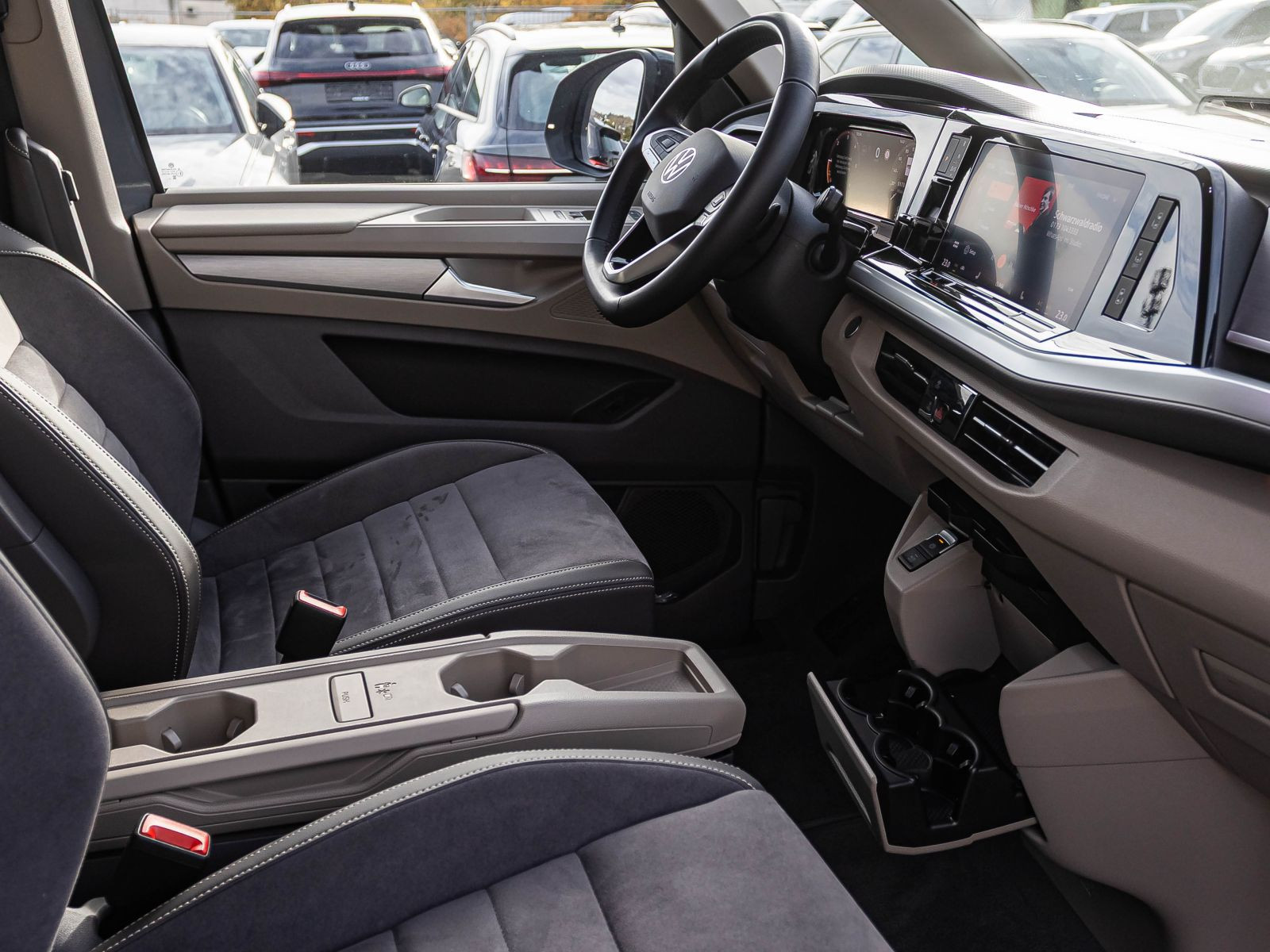 Volkswagen Multivan T7 2.0 TDI "Life" LÜ DSG Navi LED Standheizung Digital Cockpit ACC EPH