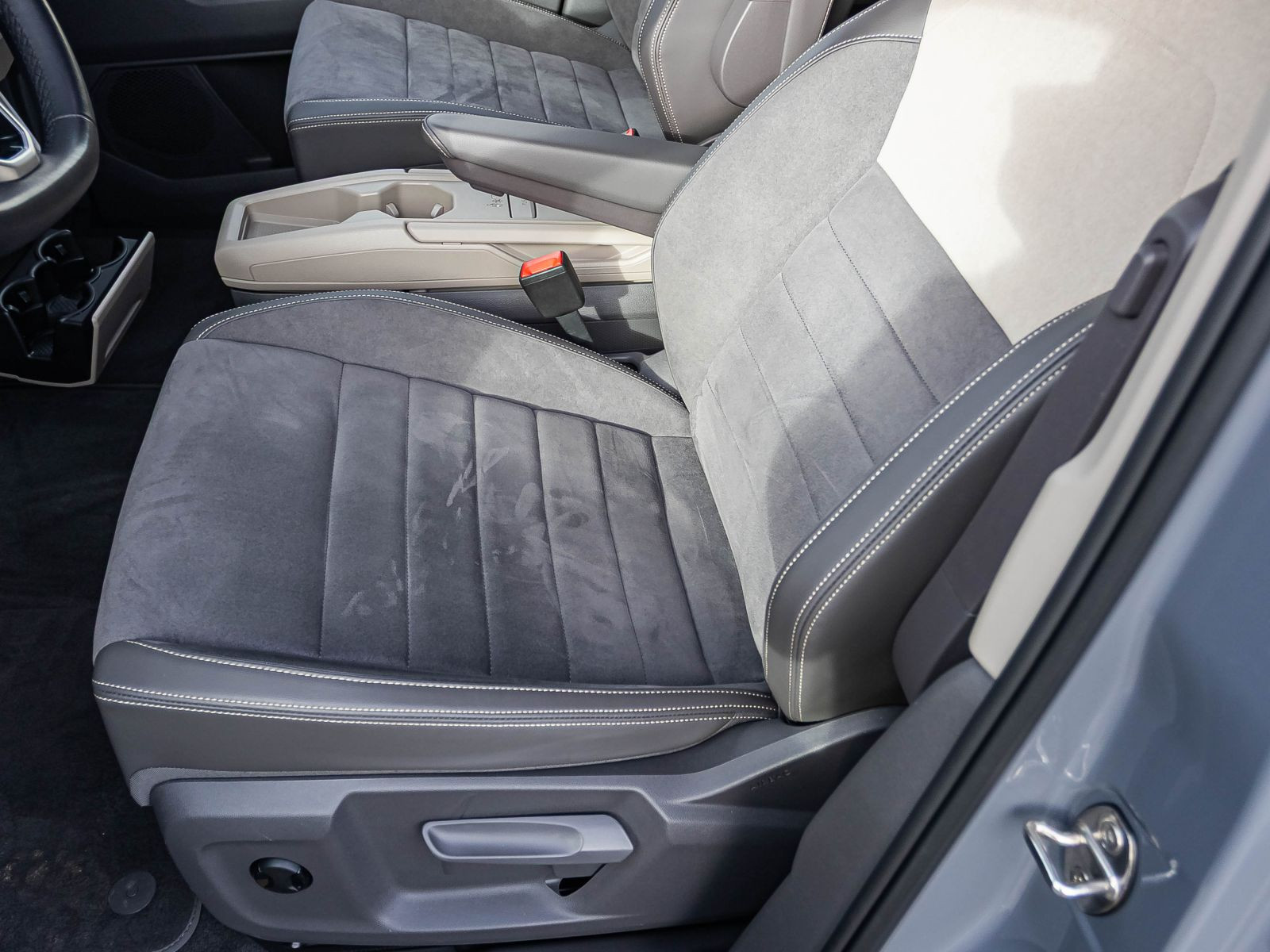 Volkswagen Multivan T7 2.0 TDI "Life" LÜ DSG Navi LED Standheizung Digital Cockpit ACC EPH