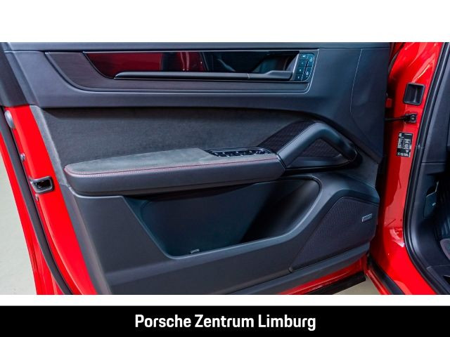 Porsche Cayenne GTS Coupe Hinterachslenkung InnoDrive