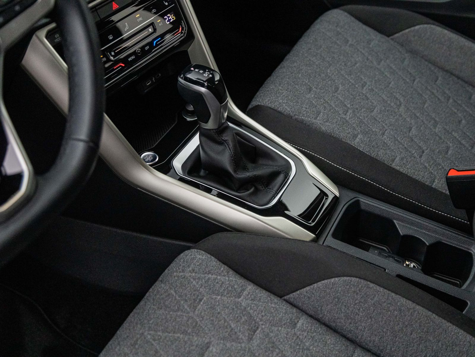 Volkswagen T-Roc 1.5 TSI "MOVE" DSG Navi LED Digital Cockpit EPH DAB