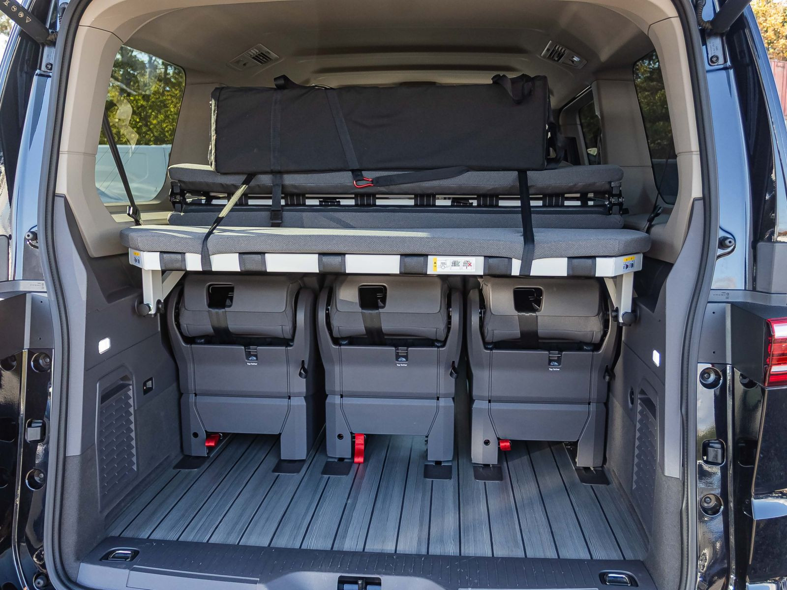 Volkswagen T7 Multivan "GOAL" lang | Navi | AHK | IQ.Light | Easy Open