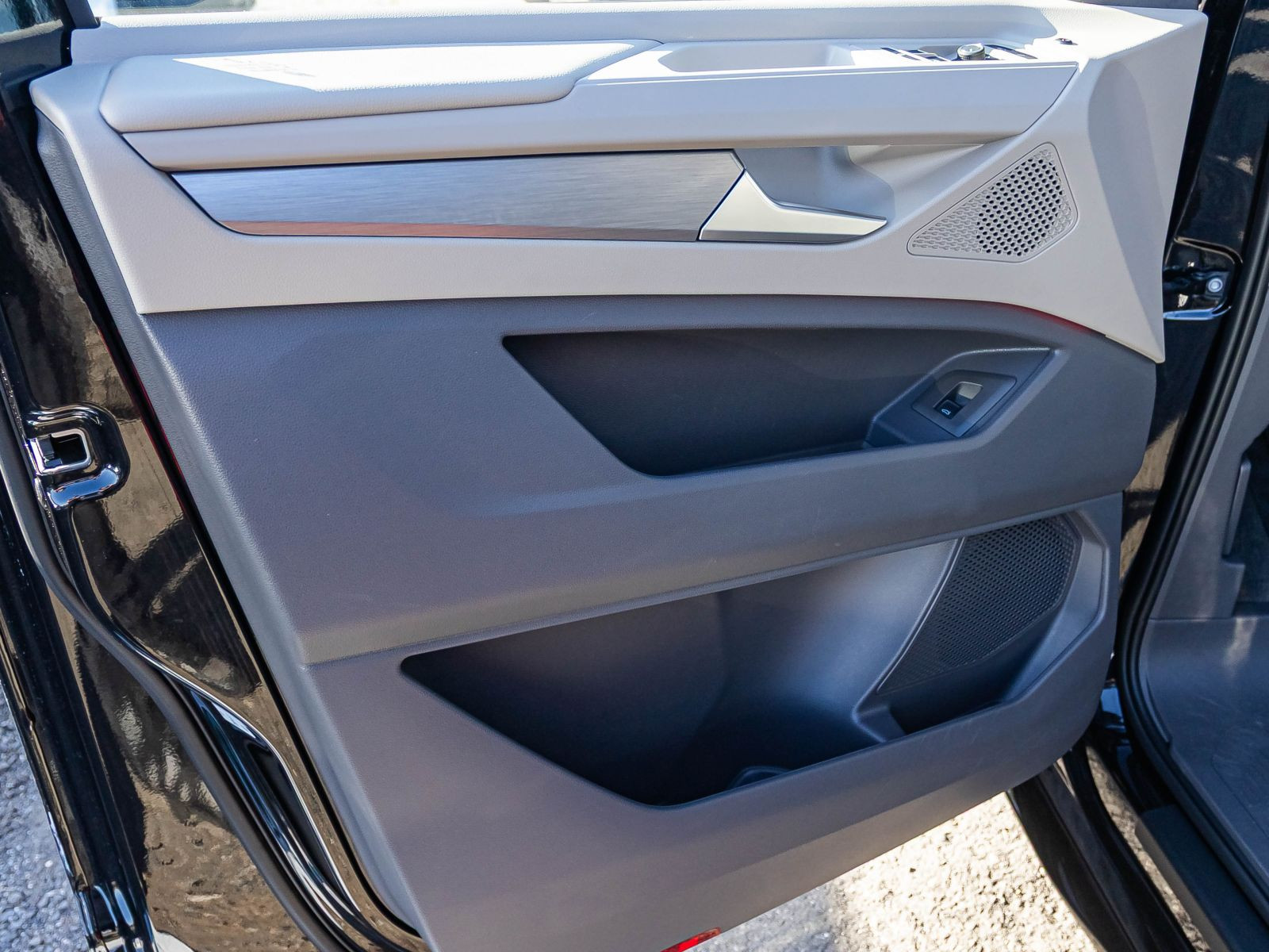 Volkswagen T7 Multivan "GOAL" lang | Navi | AHK | IQ.Light | Easy Open